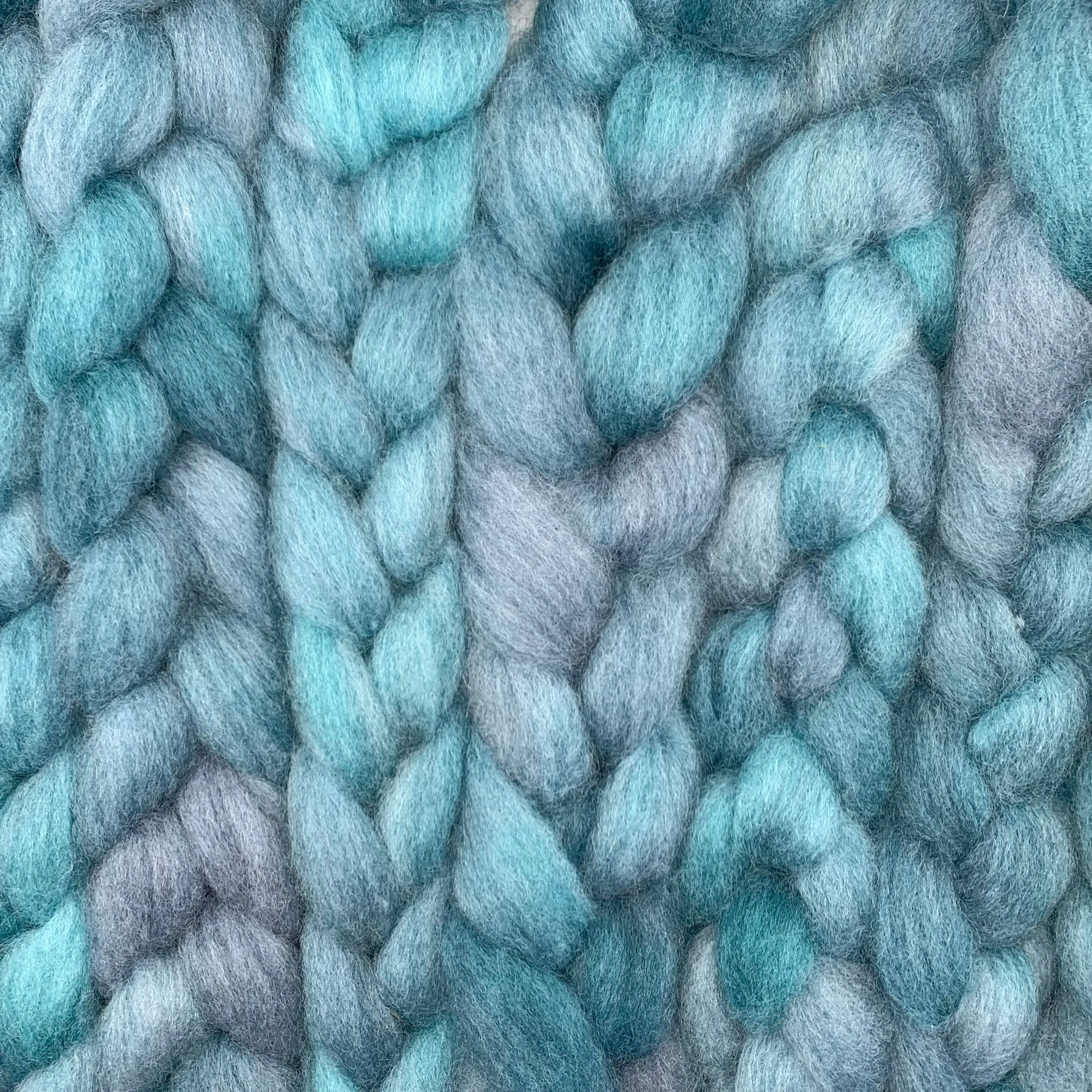 PNWWW Crossbred Blend Wool Roving 4oz: Nisqually